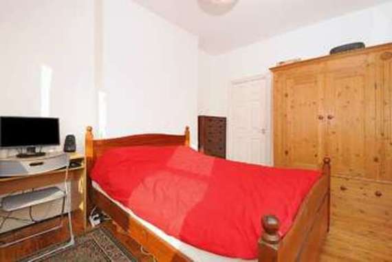 2 bedroom Flat for s...